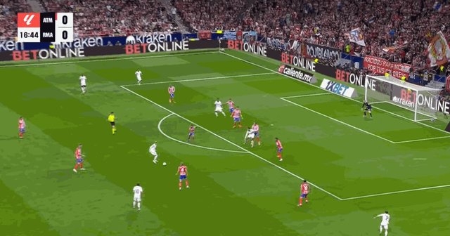 1727646727934088307.gif 巴尔韦德.gif